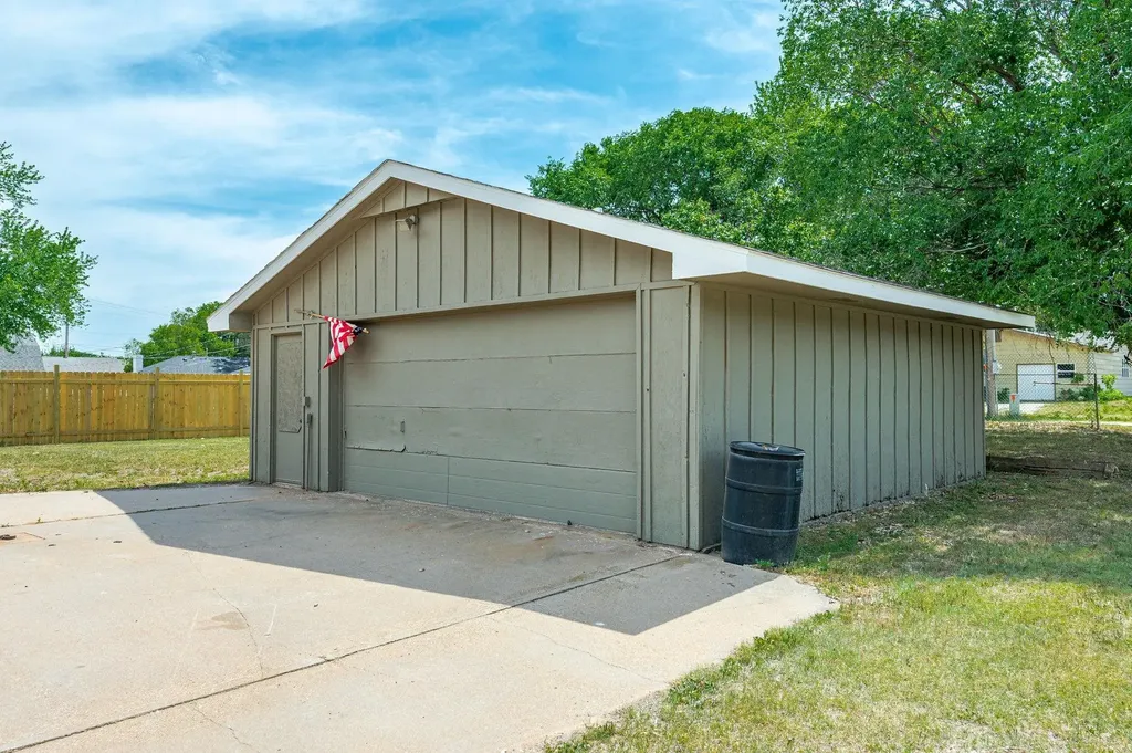 319 N Magnolia Attica KS 67009