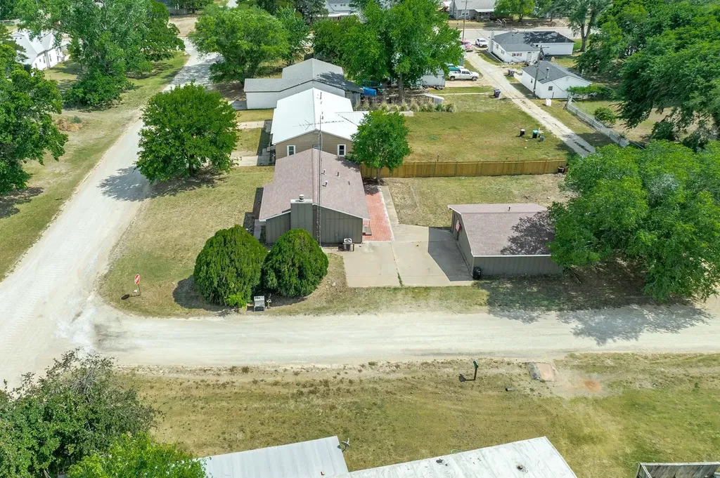 319 N Magnolia Attica KS 67009