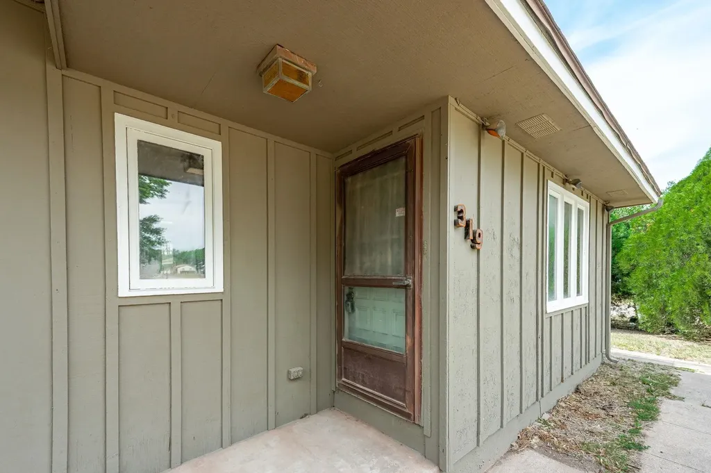 319 N Magnolia Attica KS 67009