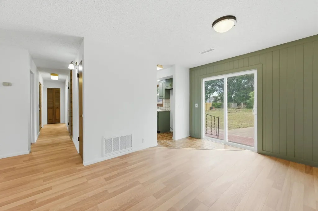 319 N Magnolia Attica KS 67009