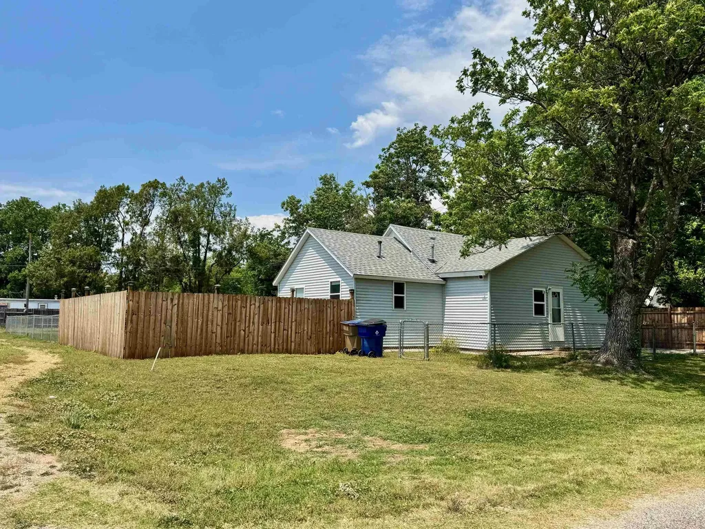 617 N Washington Street Belle Plaine KS 67013