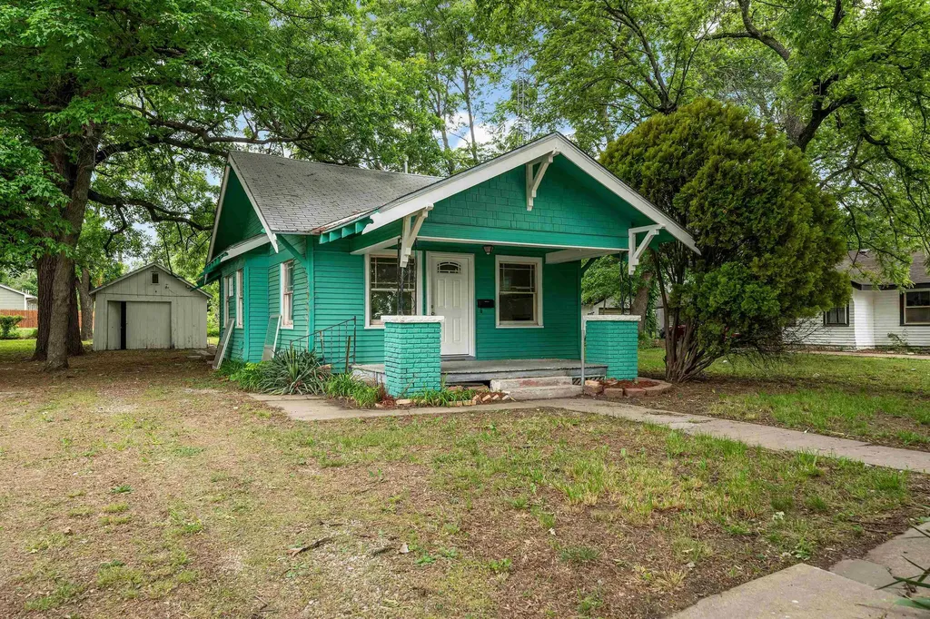 907 N Taylor El Dorado KS 67042