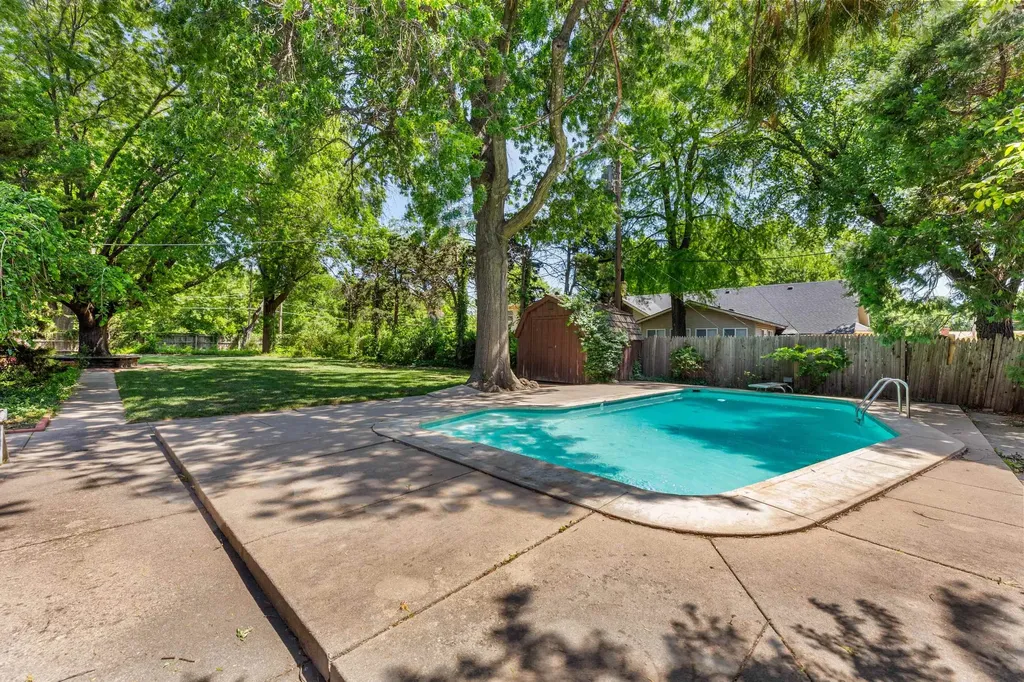 1314 N Willow Lane Wichita KS 67208