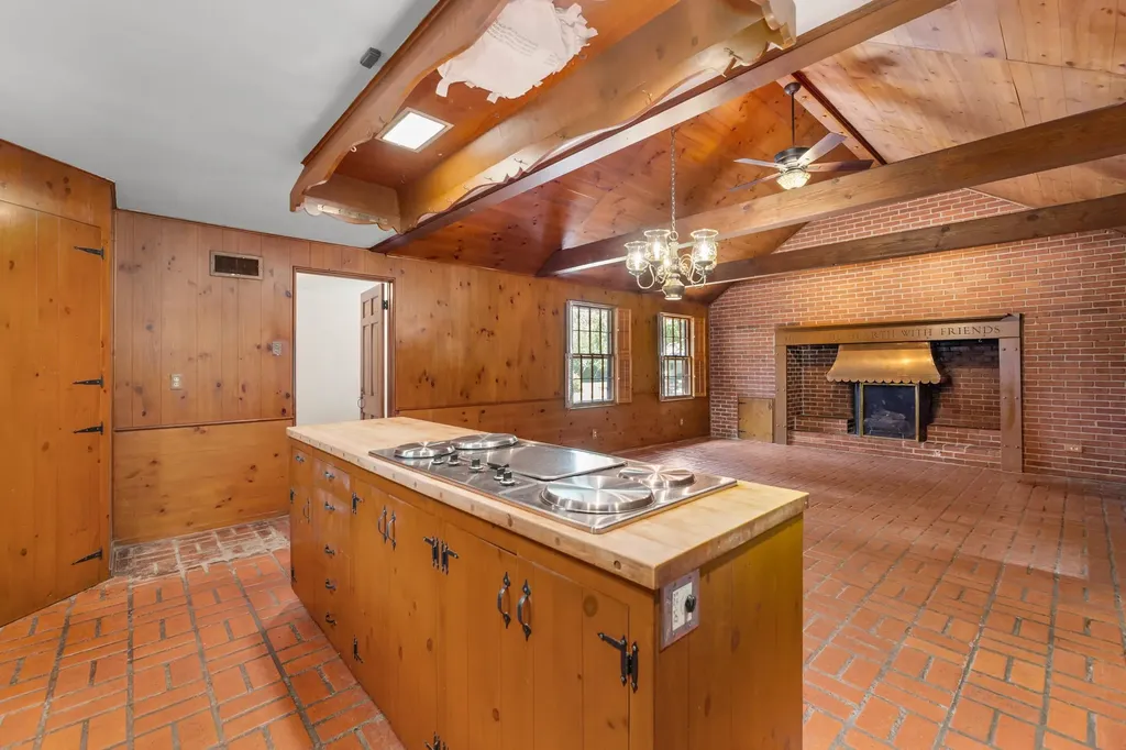 1314 N Willow Lane Wichita KS 67208