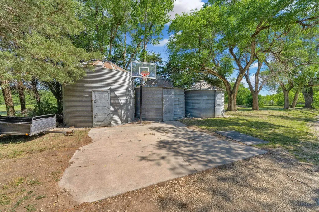 5487 SW Shumway El Dorado KS 67042