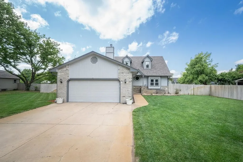 601 E Dover Drive Valley Center KS 67147