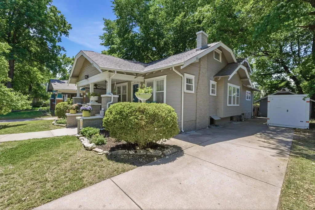 431 N Fountain Wichita KS 67208