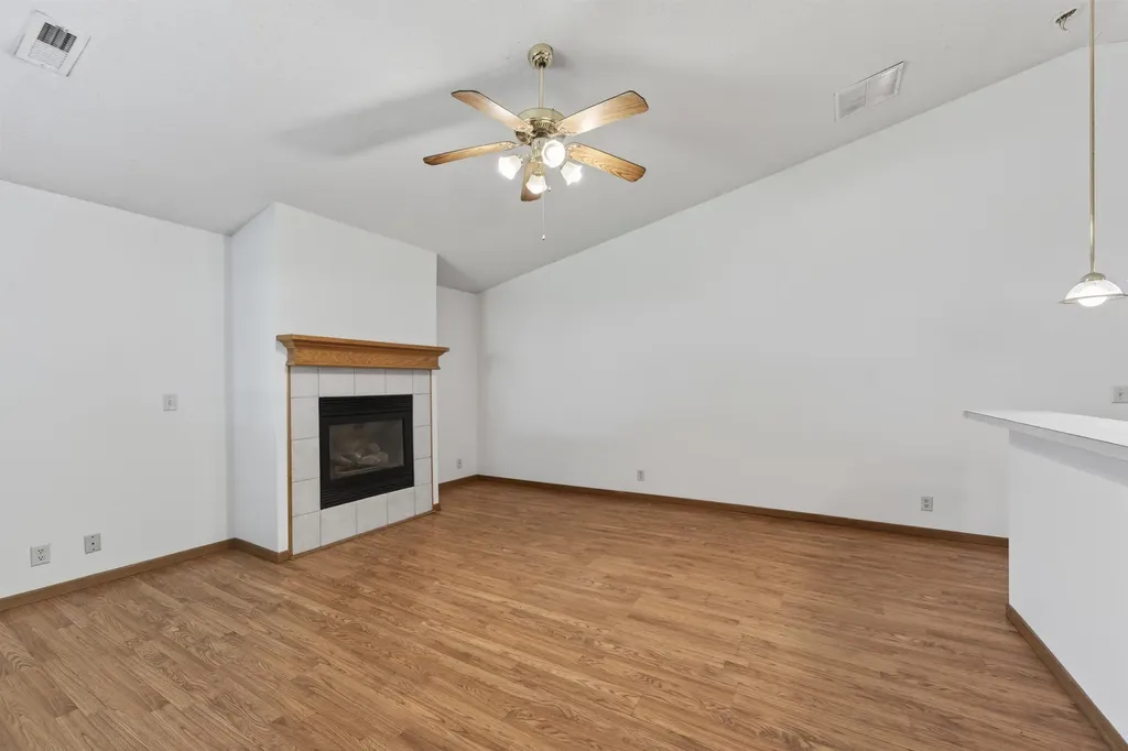 1938 N Burns Wichita KS 67203