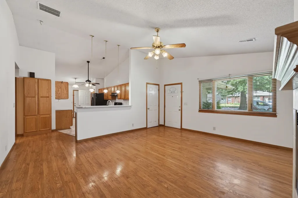 1938 N Burns Wichita KS 67203