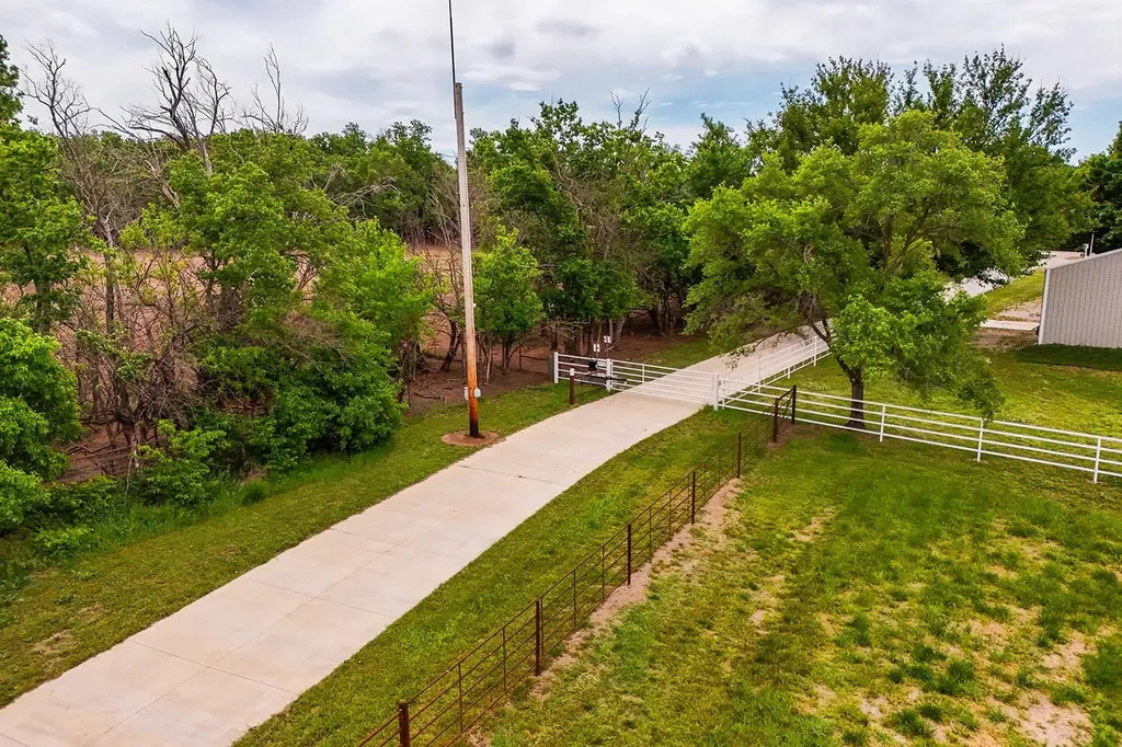 3496 SW 100th Augusta KS 67010