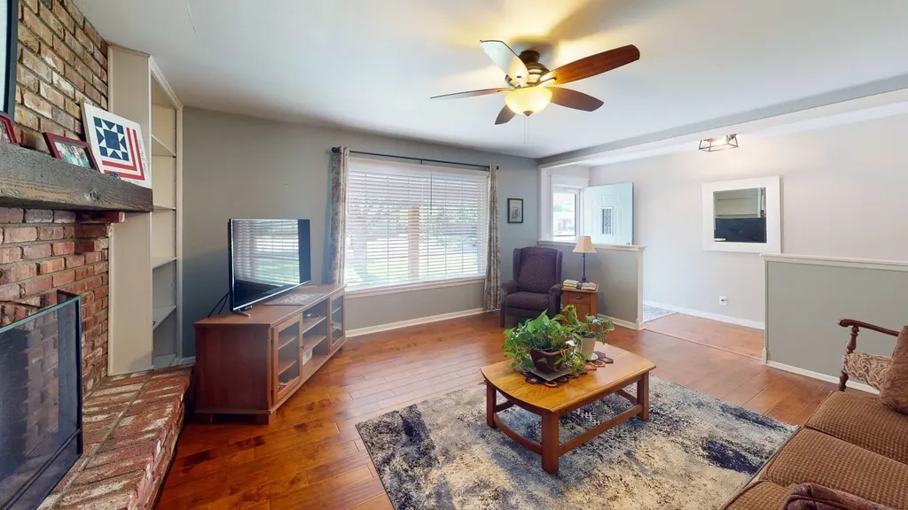 1357 N Valleyview Street Wichita KS 67212