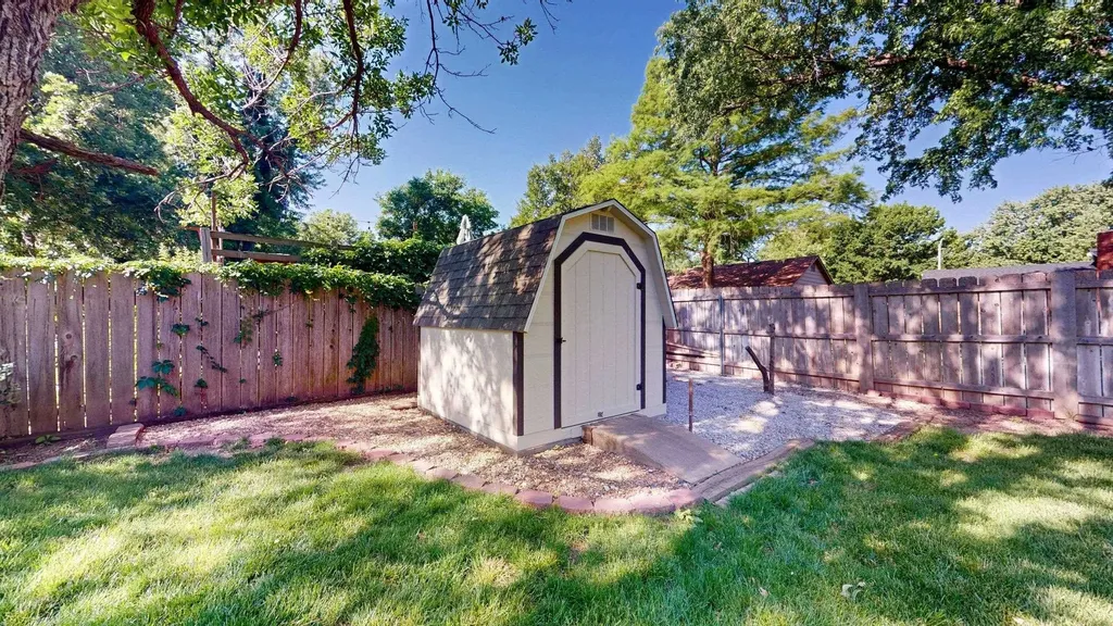 1357 N Valleyview Street Wichita KS 67212