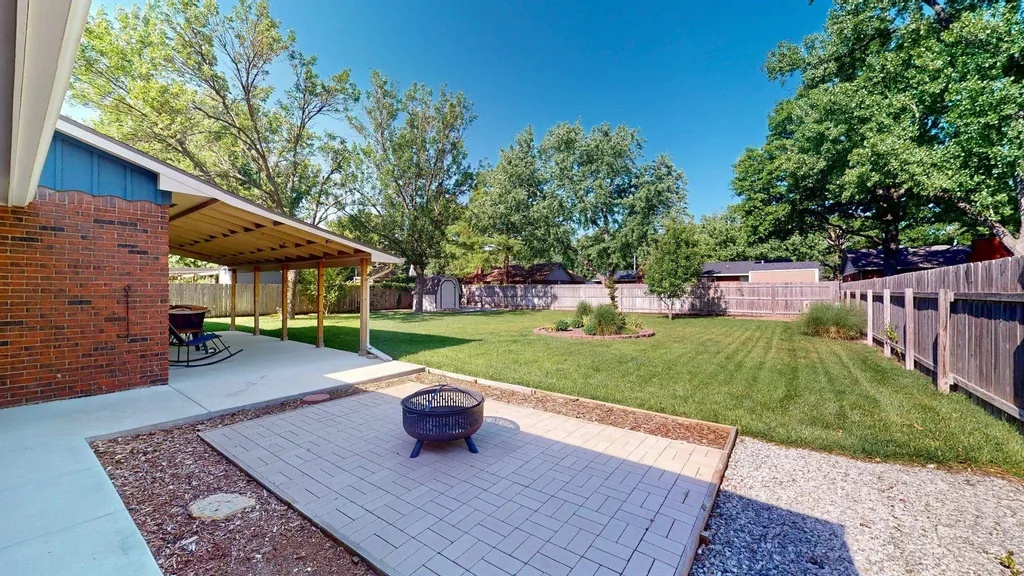 1357 N Valleyview Street Wichita KS 67212
