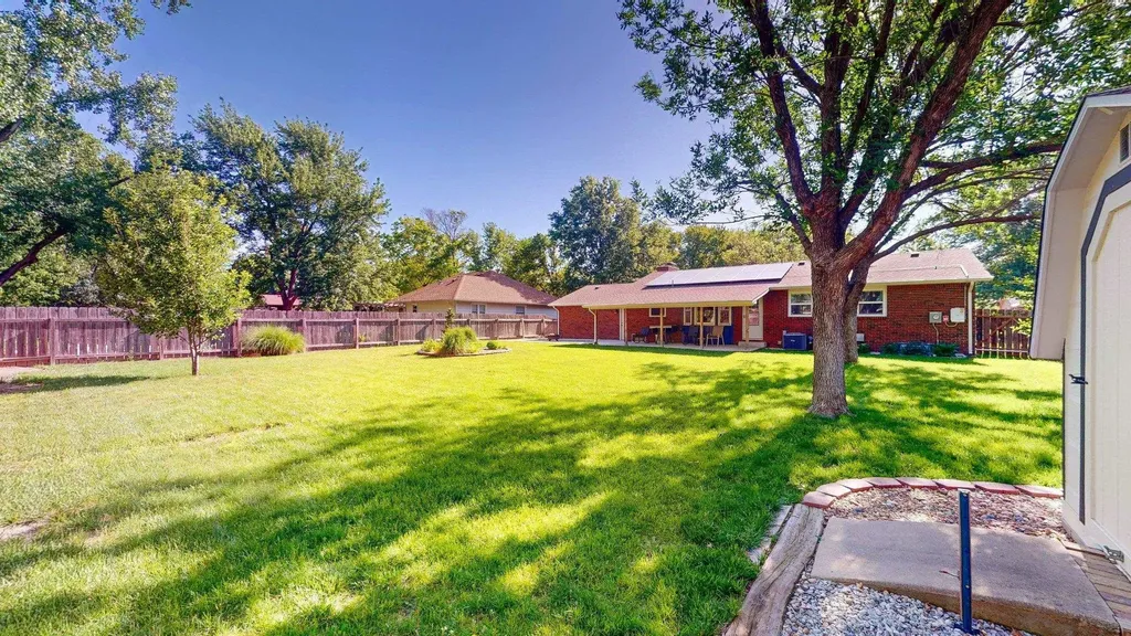 1357 N Valleyview Street Wichita KS 67212
