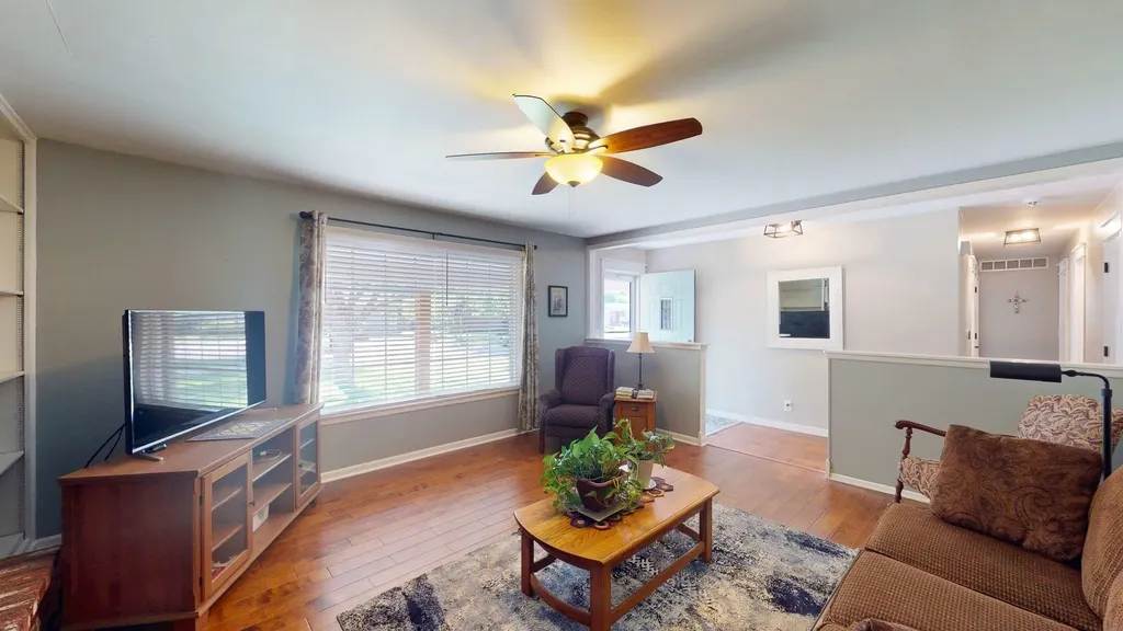 1357 N Valleyview Street Wichita KS 67212
