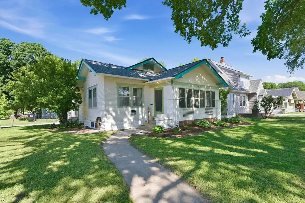 901 N Perry Avenue Wichita KS 67203