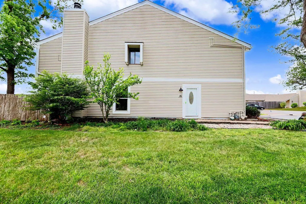 16 Chisholm Creek Wichita KS 67226
