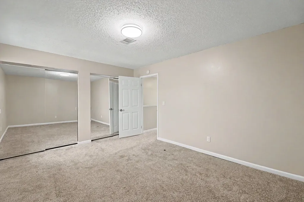 16 Chisholm Creek Wichita KS 67226