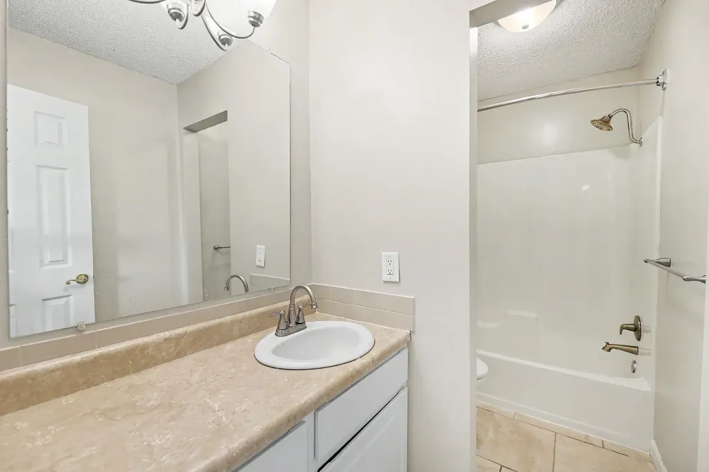 16 Chisholm Creek Wichita KS 67226