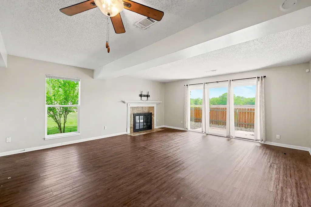 16 Chisholm Creek Wichita KS 67226