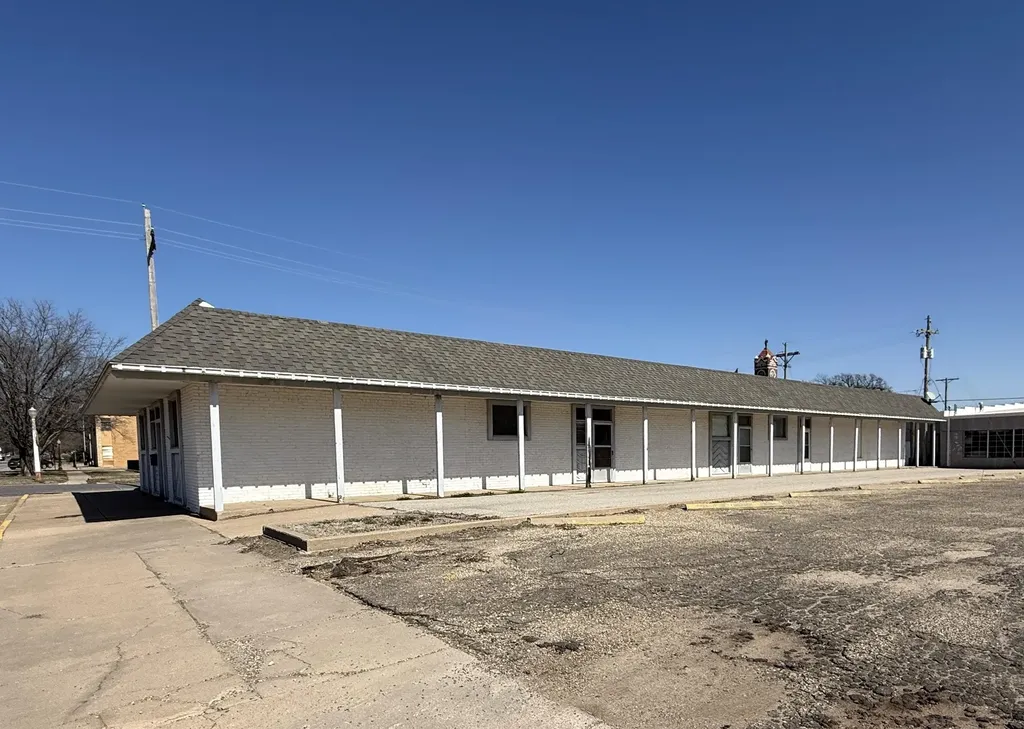 123 N Bluff Anthony KS 67002