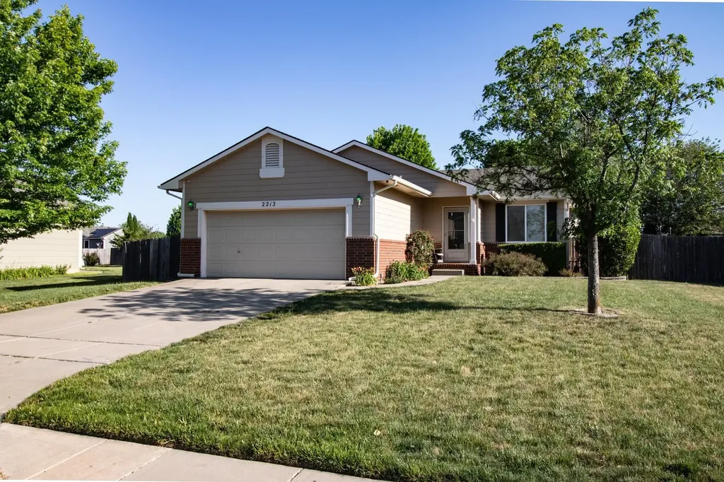2212 E Carriage Drive Derby KS 67037