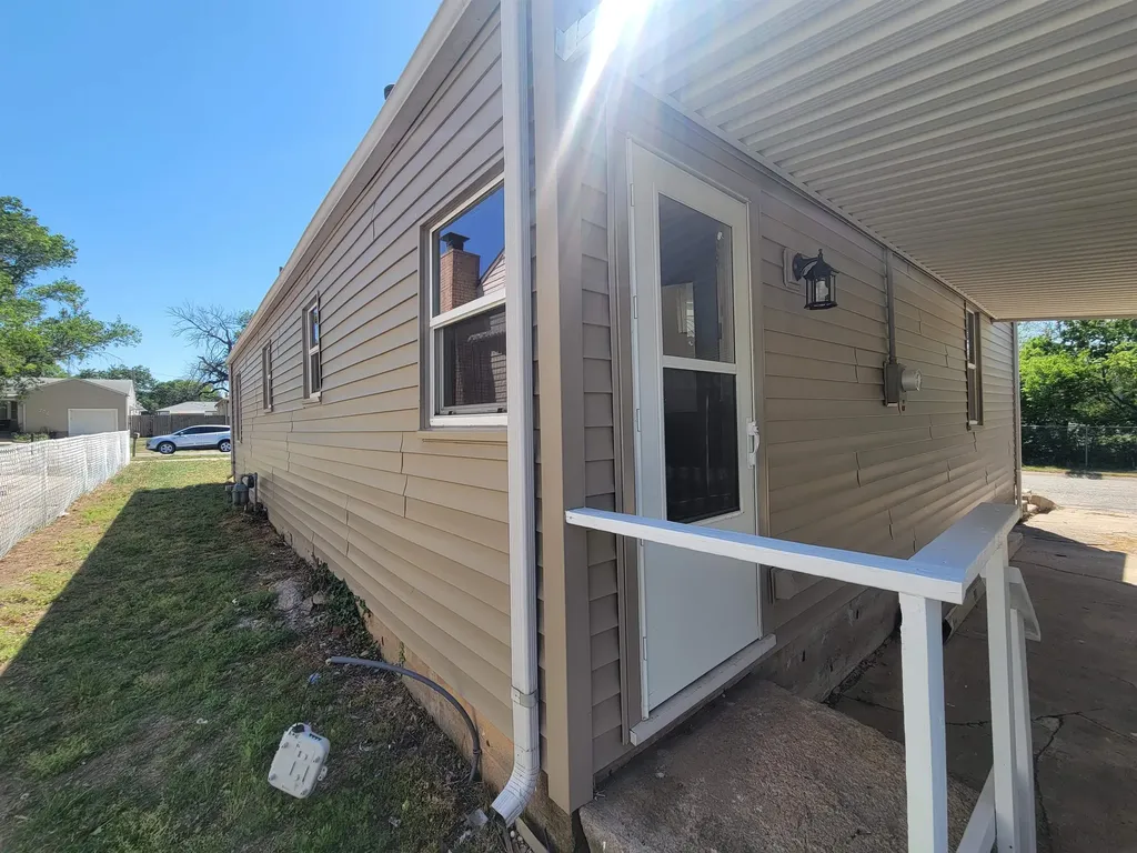 201 N Cherry Wellington KS 67152