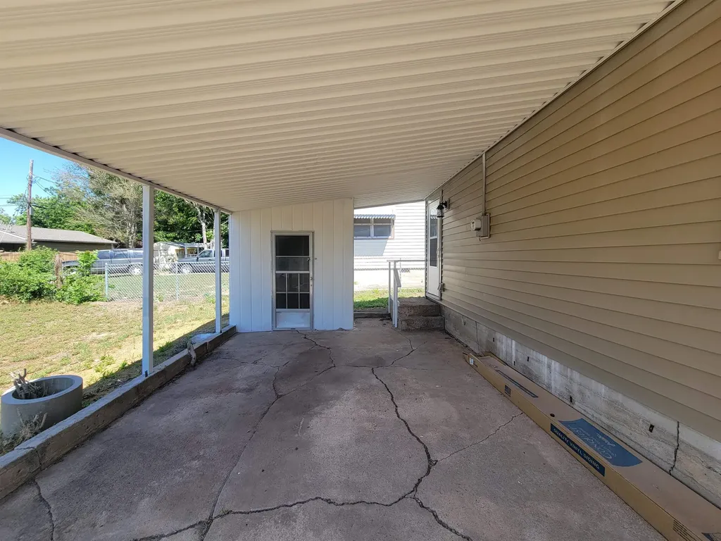 201 N Cherry Wellington KS 67152