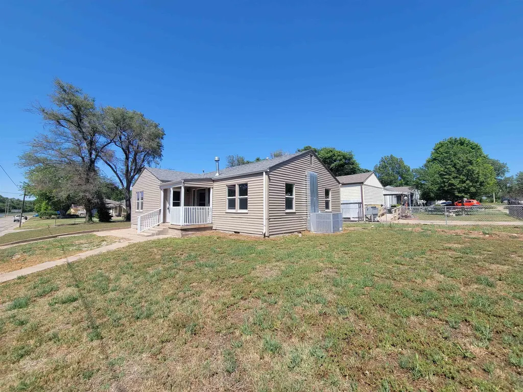 201 N Cherry Wellington KS 67152