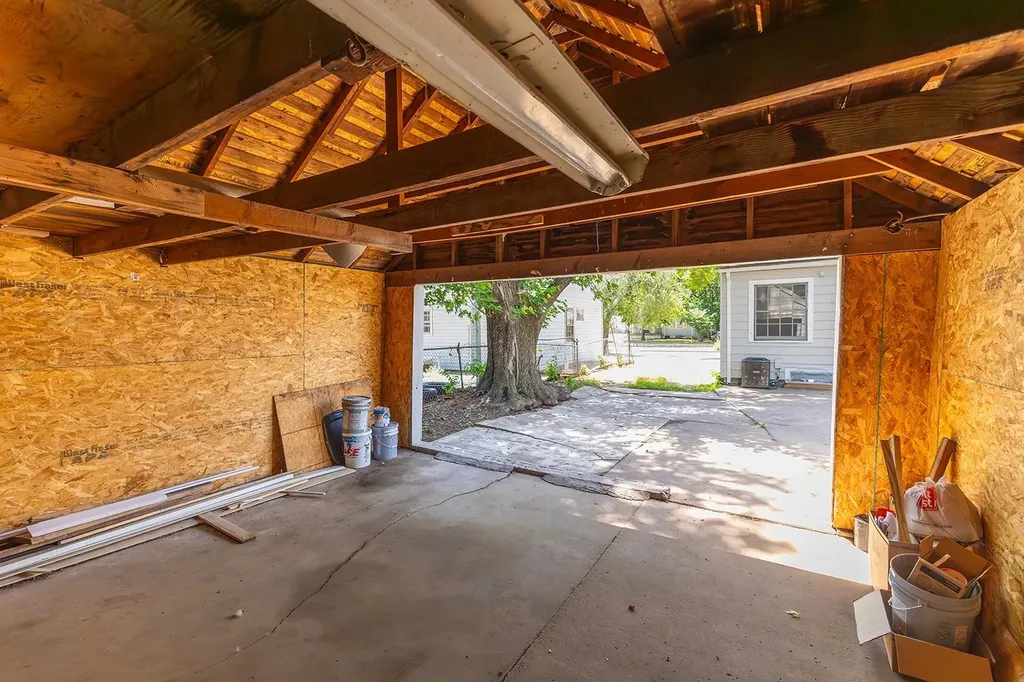 1952 S Emporia Avenue Wichita KS 67211