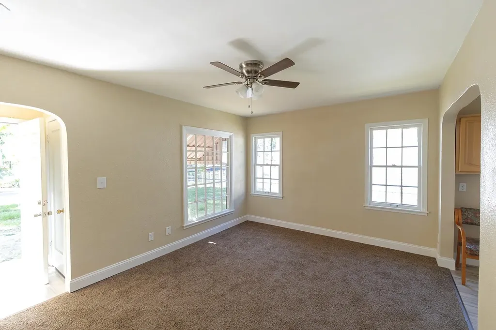 1952 S Emporia Avenue Wichita KS 67211