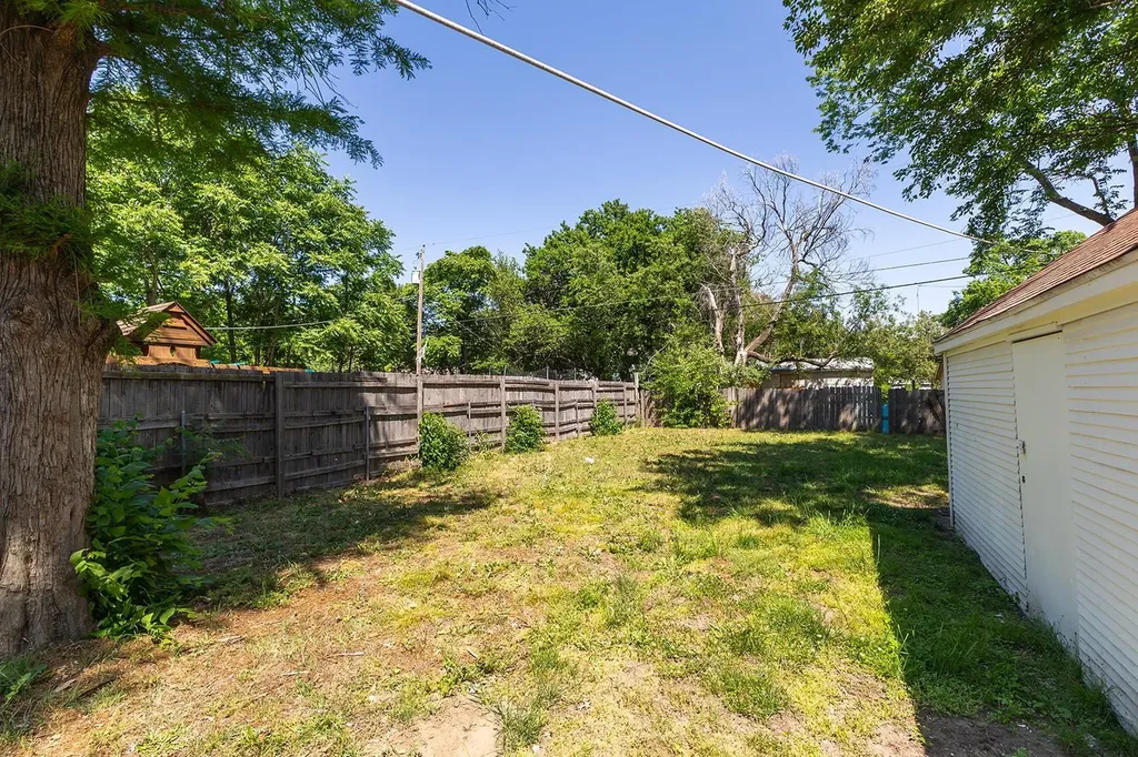 1952 S Emporia Avenue Wichita KS 67211