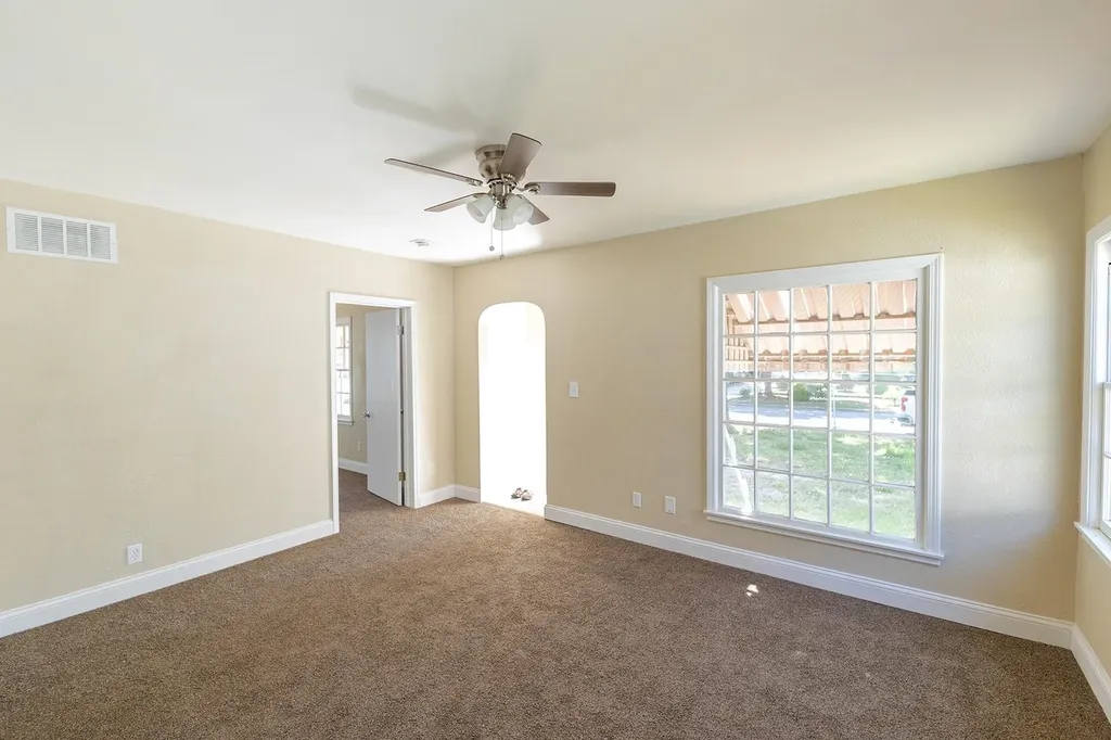 1952 S Emporia Avenue Wichita KS 67211