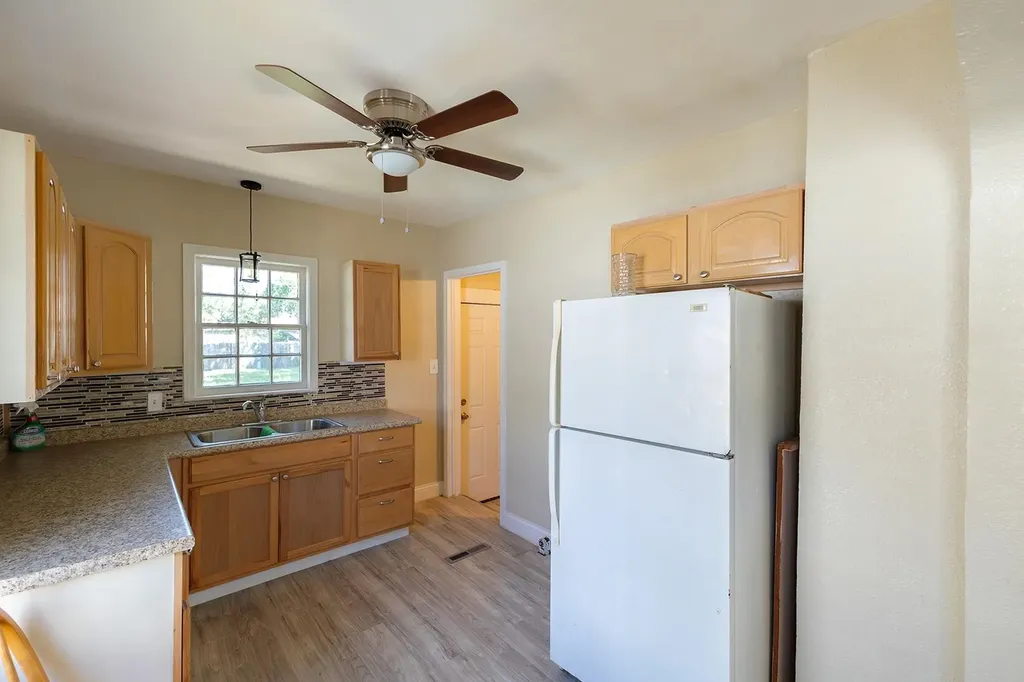 1952 S Emporia Avenue Wichita KS 67211