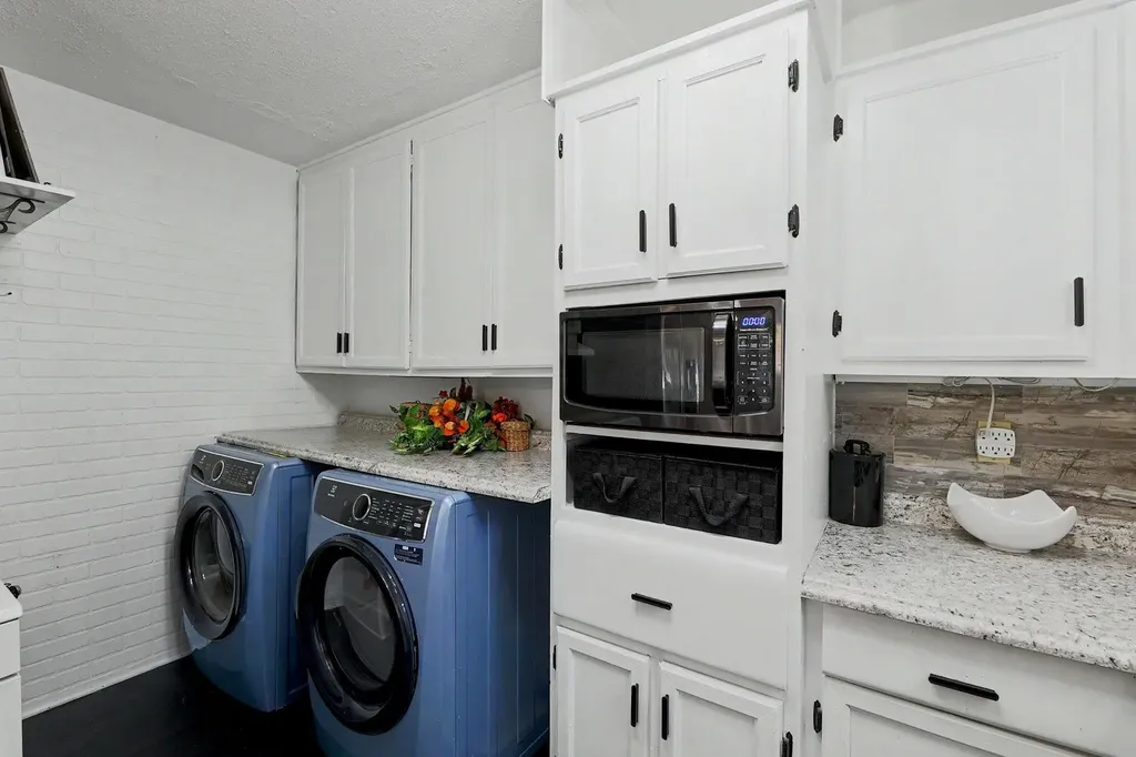 427 Ivah Haysville KS 67060