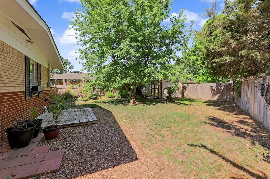 427 Ivah Haysville KS 67060