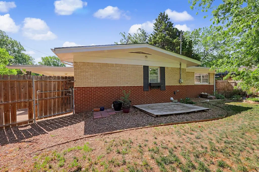 427 Ivah Haysville KS 67060