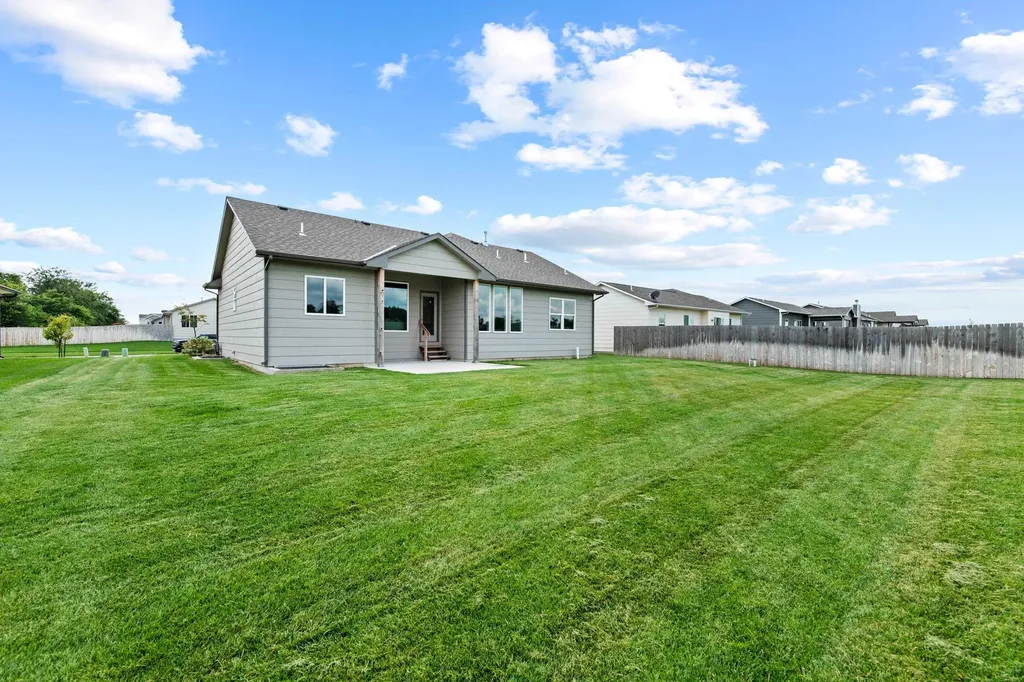 10498 W Wilkinson Street Maize KS 67101