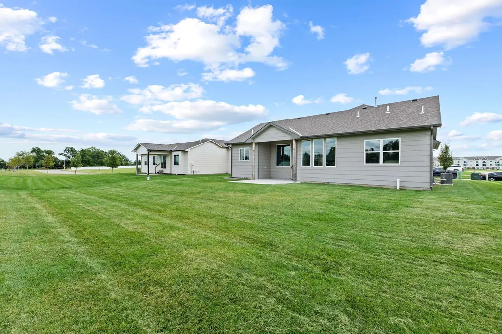 10498 W Wilkinson Street Maize KS 67101