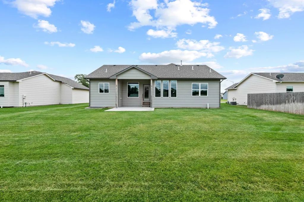 10498 W Wilkinson Street Maize KS 67101