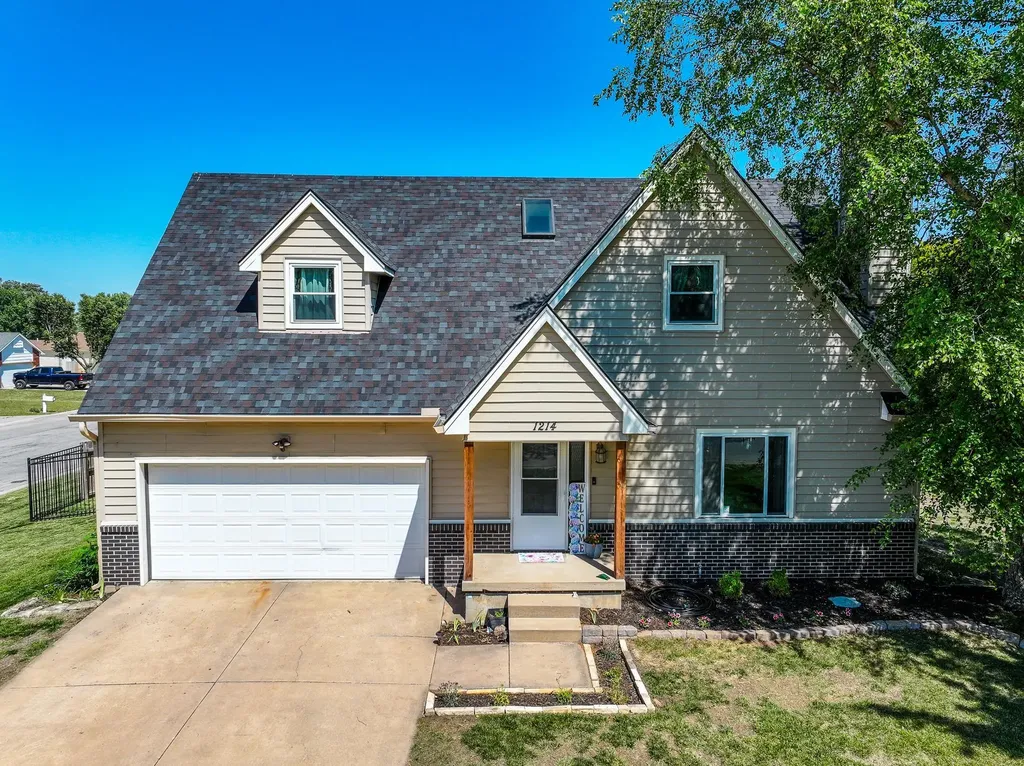 1214 Mccaskey Drive Rose Hill KS 67133
