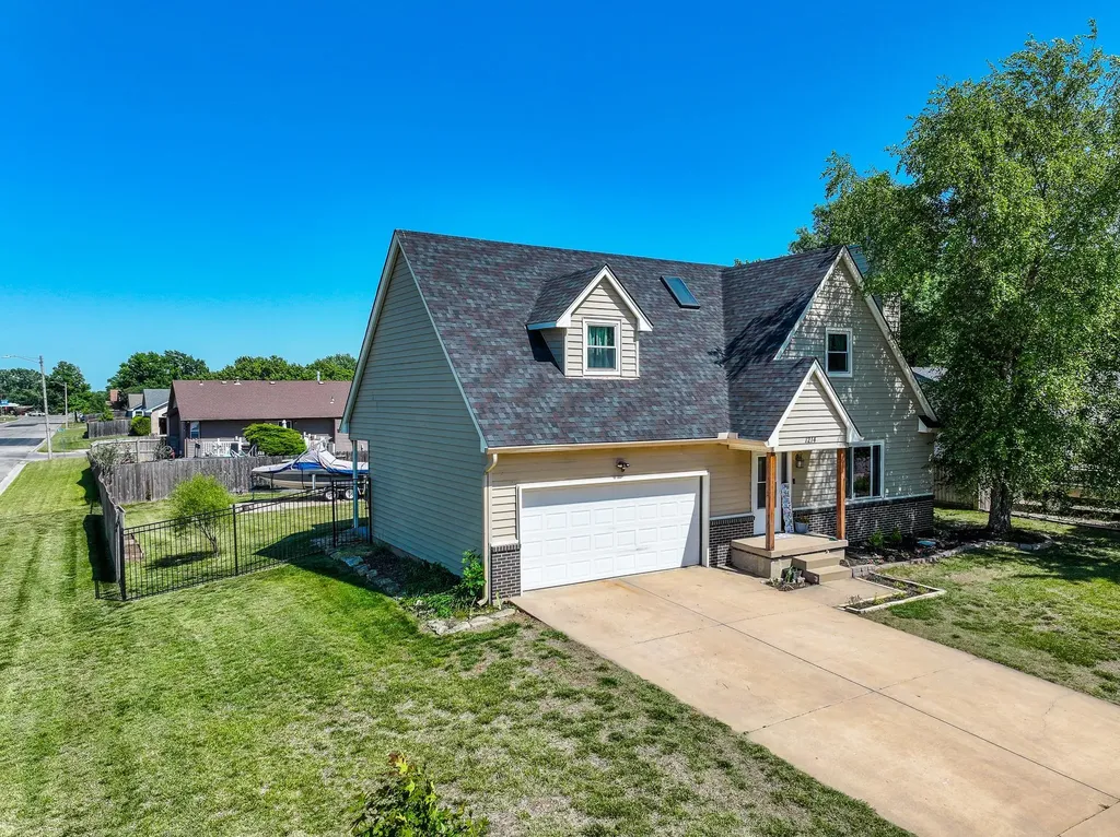 1214 Mccaskey Drive Rose Hill KS 67133