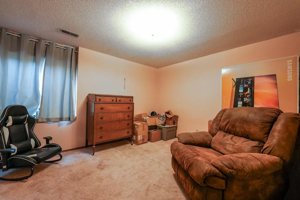 1214 Mccaskey Drive Rose Hill KS 67133