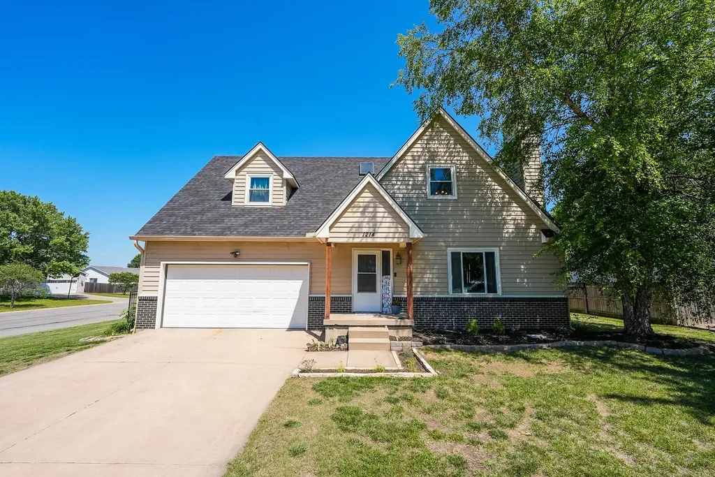 1214 Mccaskey Drive Rose Hill KS 67133