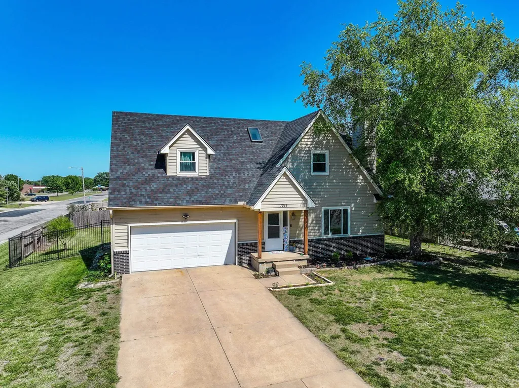 1214 Mccaskey Drive Rose Hill KS 67133
