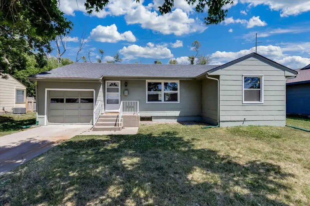 520 Harvey Street Halstead KS 67056