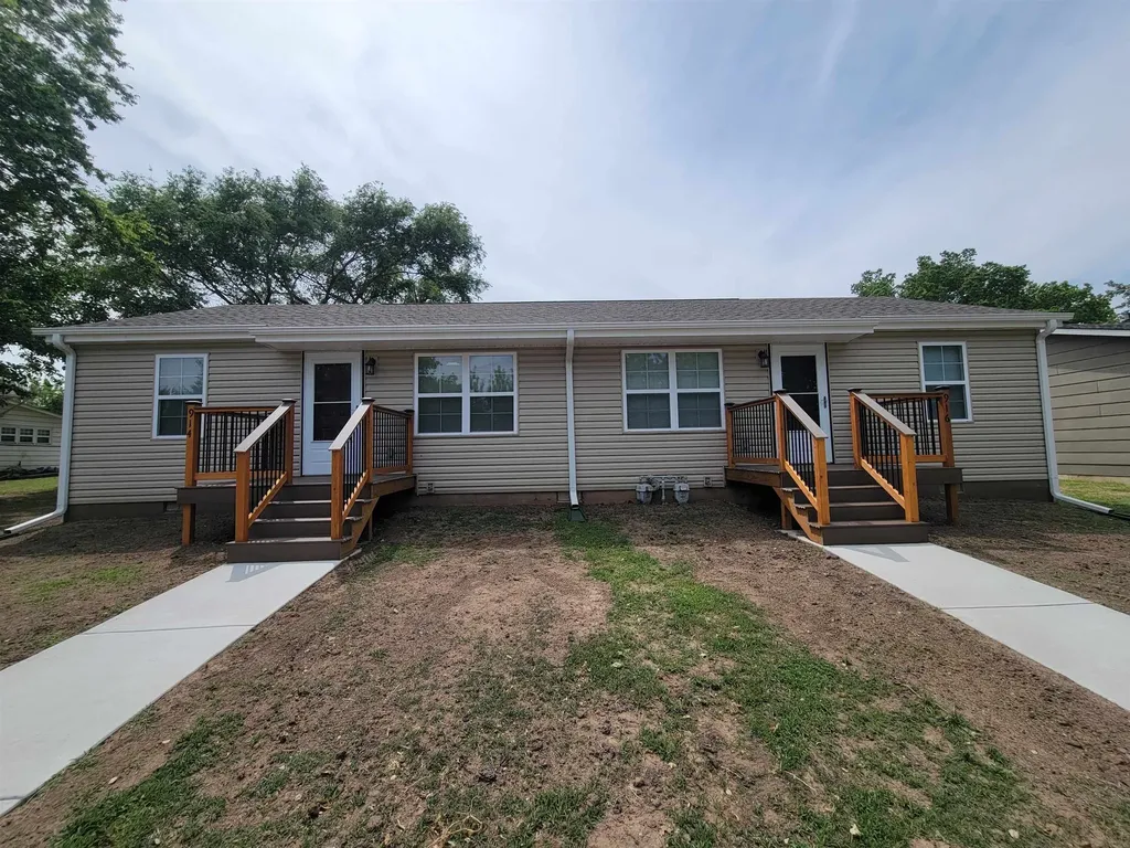914 N Blaine Wellington KS 67152