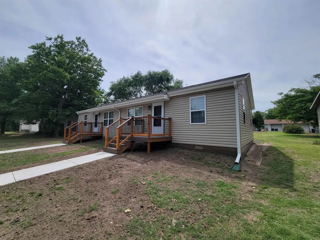 914 N Blaine Wellington KS 67152