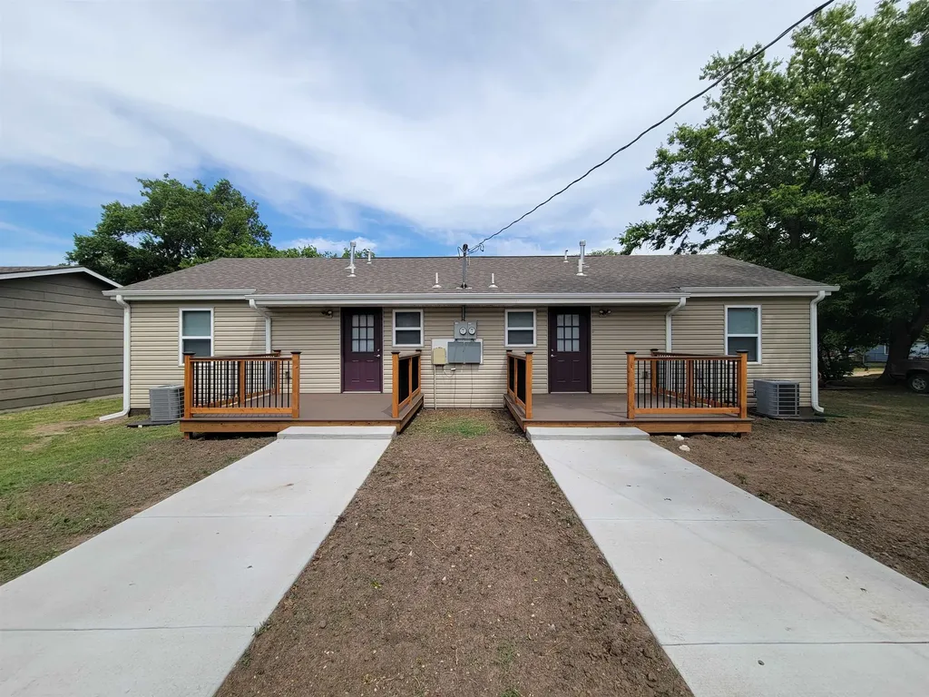 914 N Blaine Wellington KS 67152