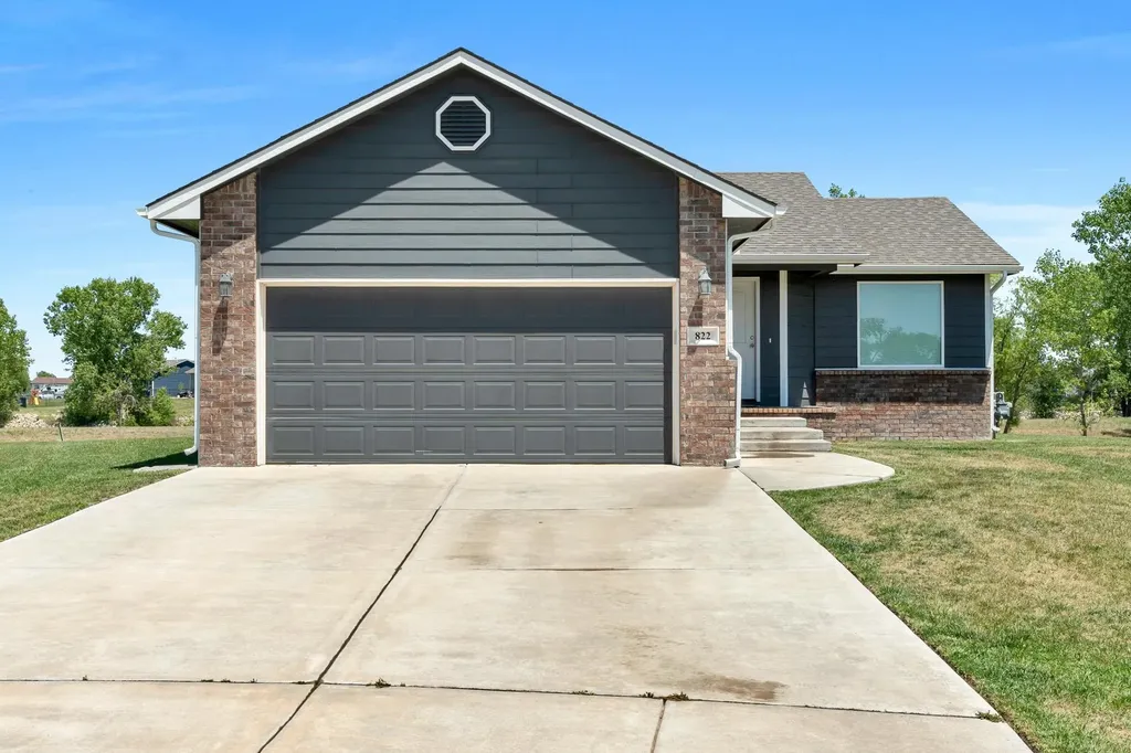 822 S Cattail Circle Haysville KS 67060
